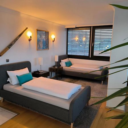 Im Herzen Von Wiesdorf- Blick Auf Das Bayer-Kreuz -Appartement Mit 2 Schlafzimmern-Fuer 3 Personen -Zentral Gelegen - Friedrich Ebert Platz 5A , 4Te Etage - Dachterrasse Und Sauna - Kaution Pflicht - Leverkusen Bagian luar foto