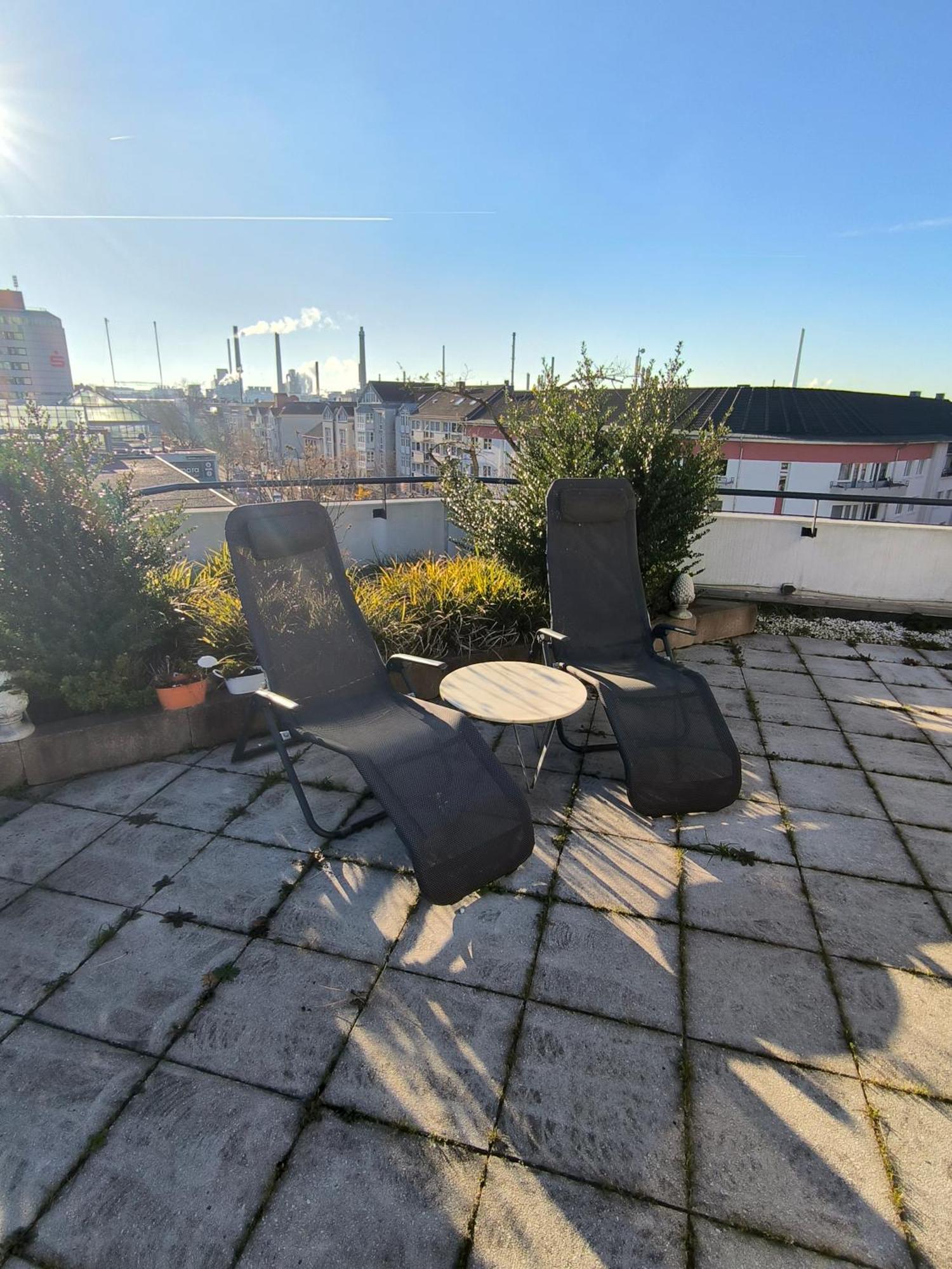 Im Herzen Von Wiesdorf- Blick Auf Das Bayer-Kreuz -Appartement Mit 2 Schlafzimmern-Fuer 3 Personen -Zentral Gelegen - Friedrich Ebert Platz 5A , 4Te Etage - Dachterrasse Und Sauna - Kaution Pflicht - Leverkusen Bagian luar foto
