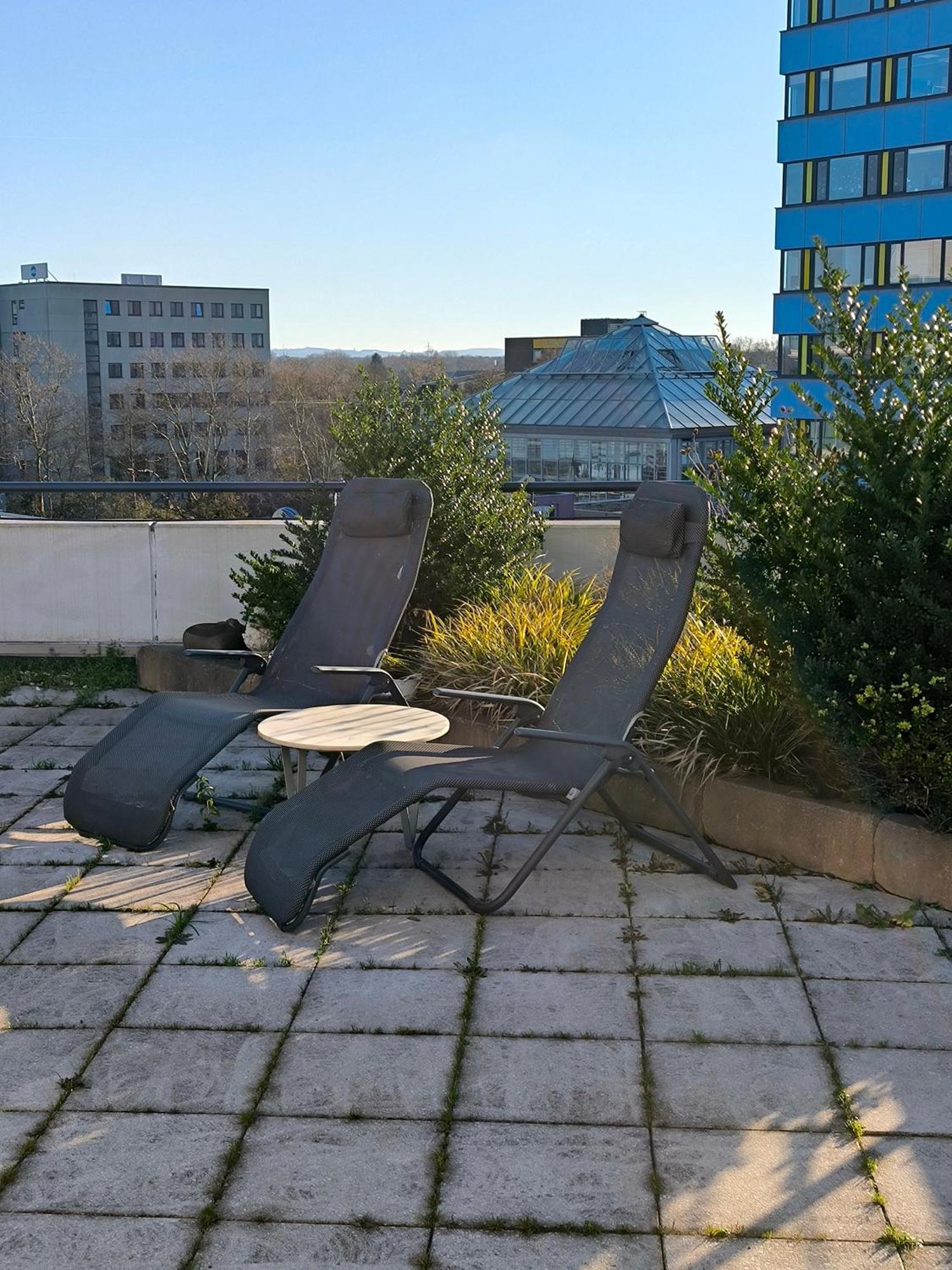Im Herzen Von Wiesdorf- Blick Auf Das Bayer-Kreuz -Appartement Mit 2 Schlafzimmern-Fuer 3 Personen -Zentral Gelegen - Friedrich Ebert Platz 5A , 4Te Etage - Dachterrasse Und Sauna - Kaution Pflicht - Leverkusen Bagian luar foto