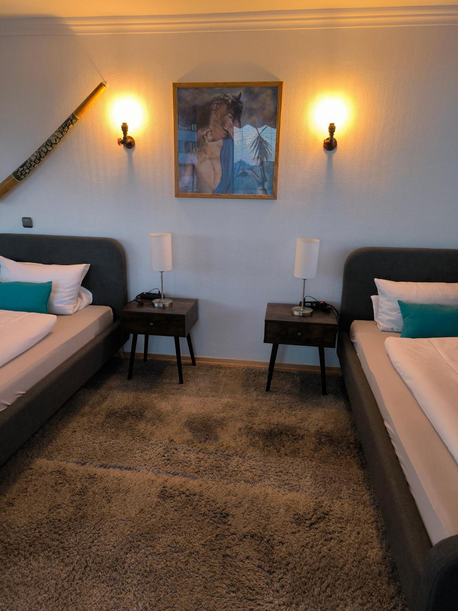 Im Herzen Von Wiesdorf- Blick Auf Das Bayer-Kreuz -Appartement Mit 2 Schlafzimmern-Fuer 3 Personen -Zentral Gelegen - Friedrich Ebert Platz 5A , 4Te Etage - Dachterrasse Und Sauna - Kaution Pflicht - Leverkusen Bagian luar foto