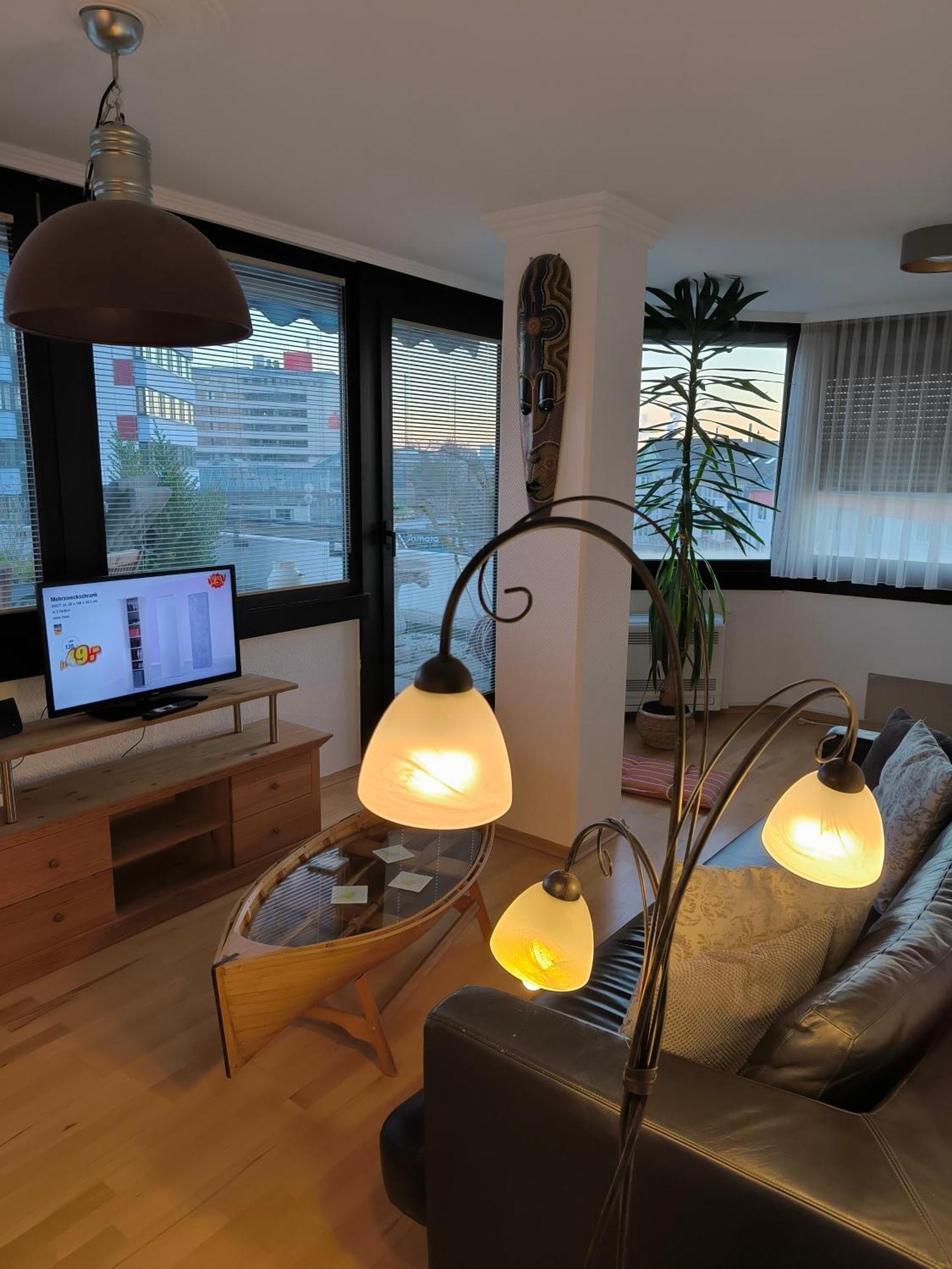 Im Herzen Von Wiesdorf- Blick Auf Das Bayer-Kreuz -Appartement Mit 2 Schlafzimmern-Fuer 3 Personen -Zentral Gelegen - Friedrich Ebert Platz 5A , 4Te Etage - Dachterrasse Und Sauna - Kaution Pflicht - Leverkusen Bagian luar foto