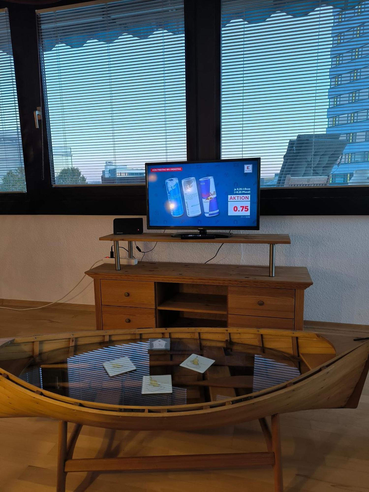 Im Herzen Von Wiesdorf- Blick Auf Das Bayer-Kreuz -Appartement Mit 2 Schlafzimmern-Fuer 3 Personen -Zentral Gelegen - Friedrich Ebert Platz 5A , 4Te Etage - Dachterrasse Und Sauna - Kaution Pflicht - Leverkusen Bagian luar foto