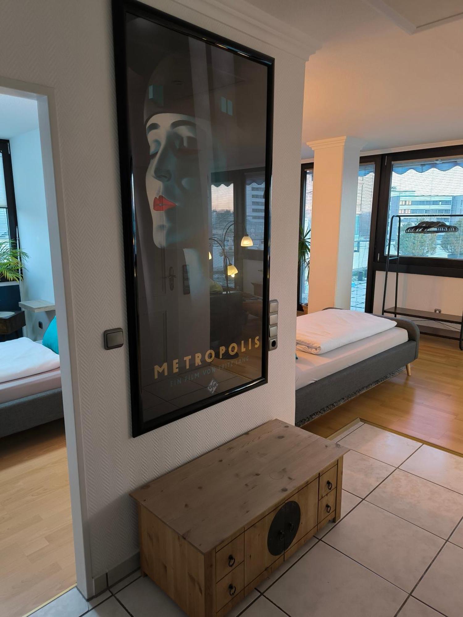 Im Herzen Von Wiesdorf- Blick Auf Das Bayer-Kreuz -Appartement Mit 2 Schlafzimmern-Fuer 3 Personen -Zentral Gelegen - Friedrich Ebert Platz 5A , 4Te Etage - Dachterrasse Und Sauna - Kaution Pflicht - Leverkusen Bagian luar foto