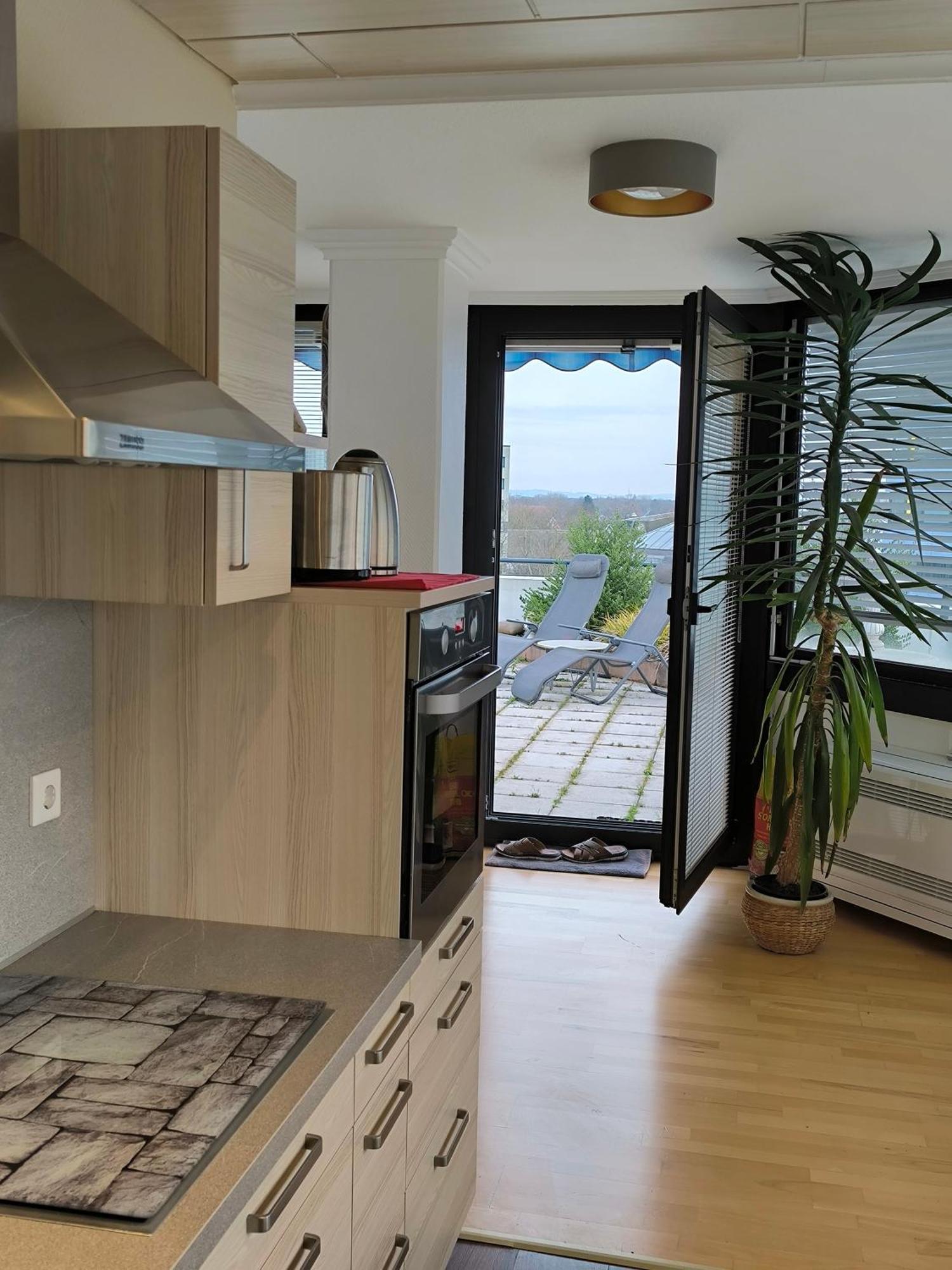 Im Herzen Von Wiesdorf- Blick Auf Das Bayer-Kreuz -Appartement Mit 2 Schlafzimmern-Fuer 3 Personen -Zentral Gelegen - Friedrich Ebert Platz 5A , 4Te Etage - Dachterrasse Und Sauna - Kaution Pflicht - Leverkusen Bagian luar foto